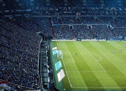 华体会网站-卡利亚里主帅避谈裁判，坚称里奇手球本非点球