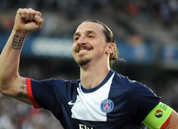 华体会网站|宿命之擂再启！西超杯决赛迎第11次国家德比 银河战舰手握历史胜绩先机