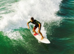 【华体会网站】巴萨冬窗战略曝光，租借中卫为首选，一月自由身目标同步瞄准