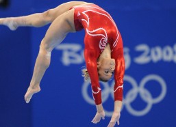 【华体会官网】追梦格林赞扬库明加职业态度，勇士年轻前锋无怨言专注球队胜利