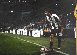 华体会官方：欧冠生死战，奥林匹亚科斯主场筑铁桶阵，勒沃库森客场强攻觅生机