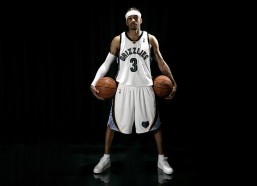 【华体会】冰火两重天！亚历山大爆砍47分难救主，神勇数据背后藏团队胜利真谛