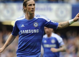 【华体会官网】补时点球宴客，斯坦丘憾失意甲处子球