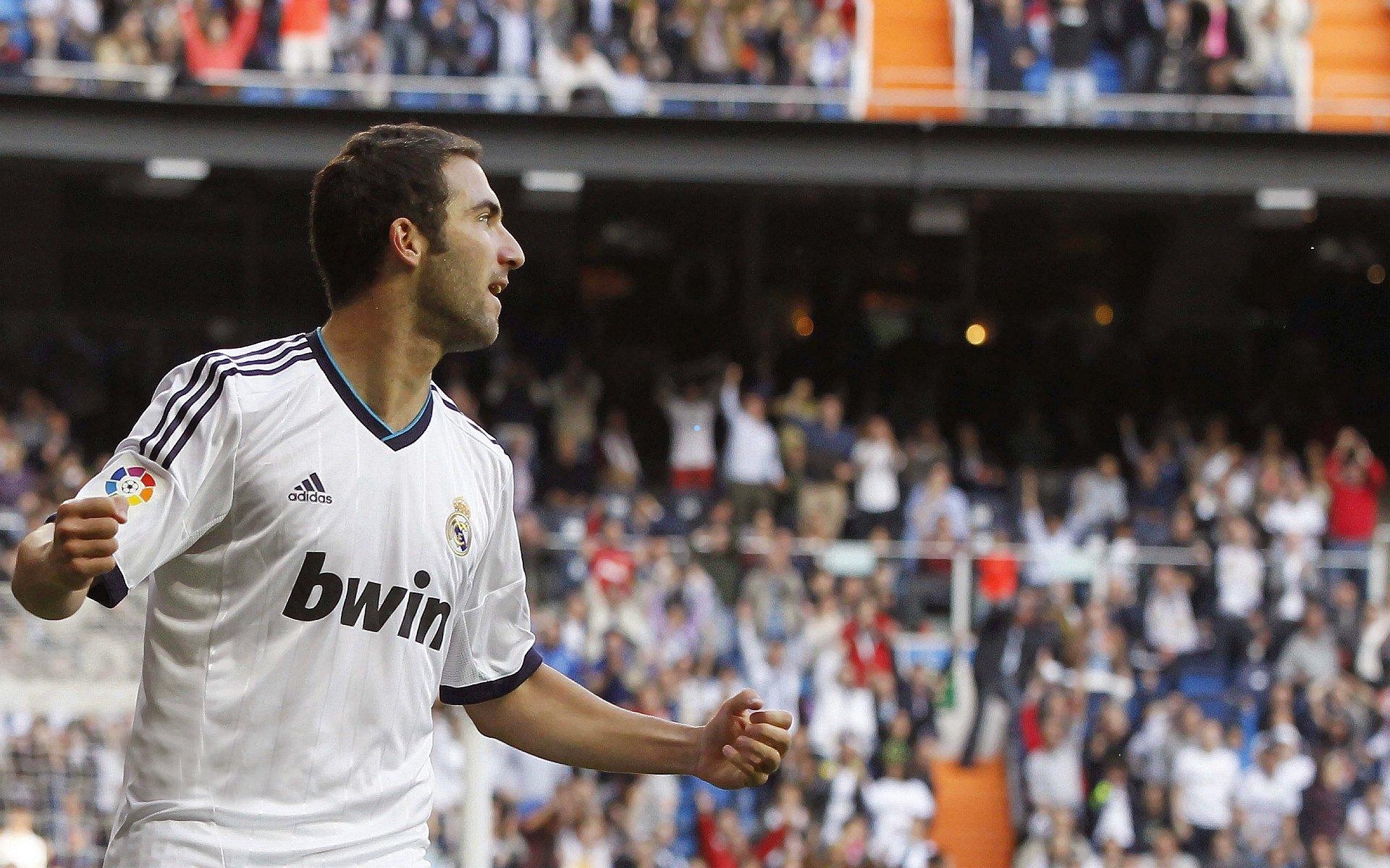 意甲转会焦点，国米求租佩里西奇遭阿莱格里强硬回绝，夏窗博弈升级